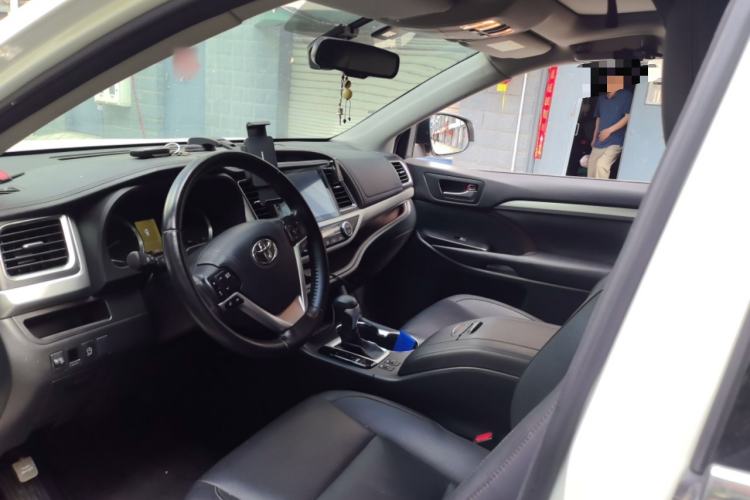 Used Toyota Highlander 2017 2.0T Four-Wheel Drive Luxury Edition 7 Seats Left Front Seat