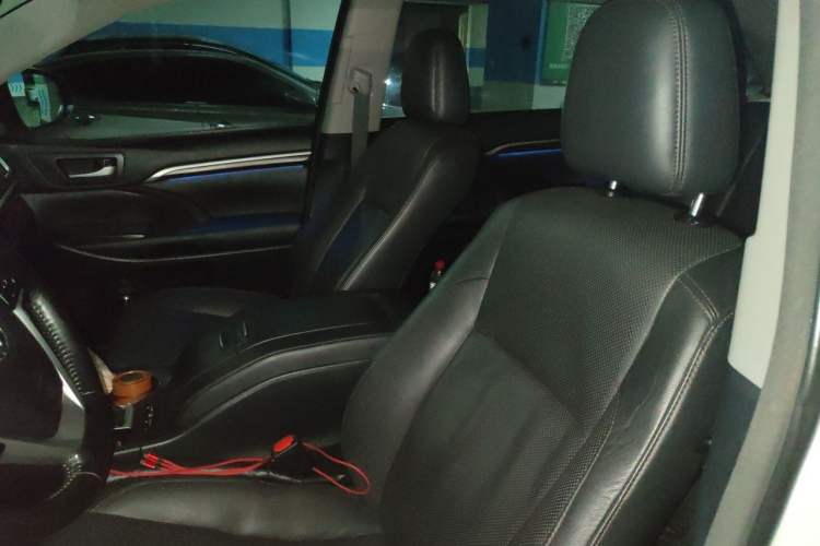Used Toyota Highlander 2017 2.0T Four-Wheel Drive Ultimate Edition 7 Seats Left Front Seat