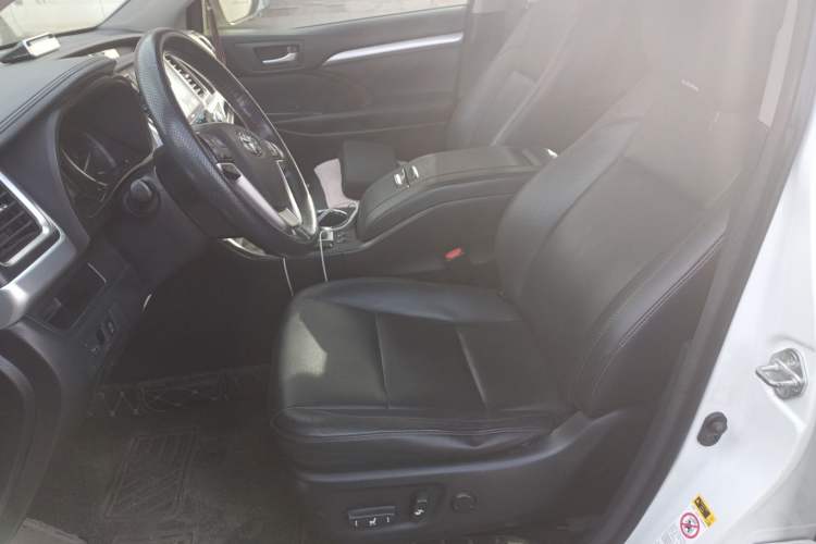 Used Toyota Highlander 2017 2.0T Four-Wheel Drive Luxury Edition 7 Seats Left Front Seat