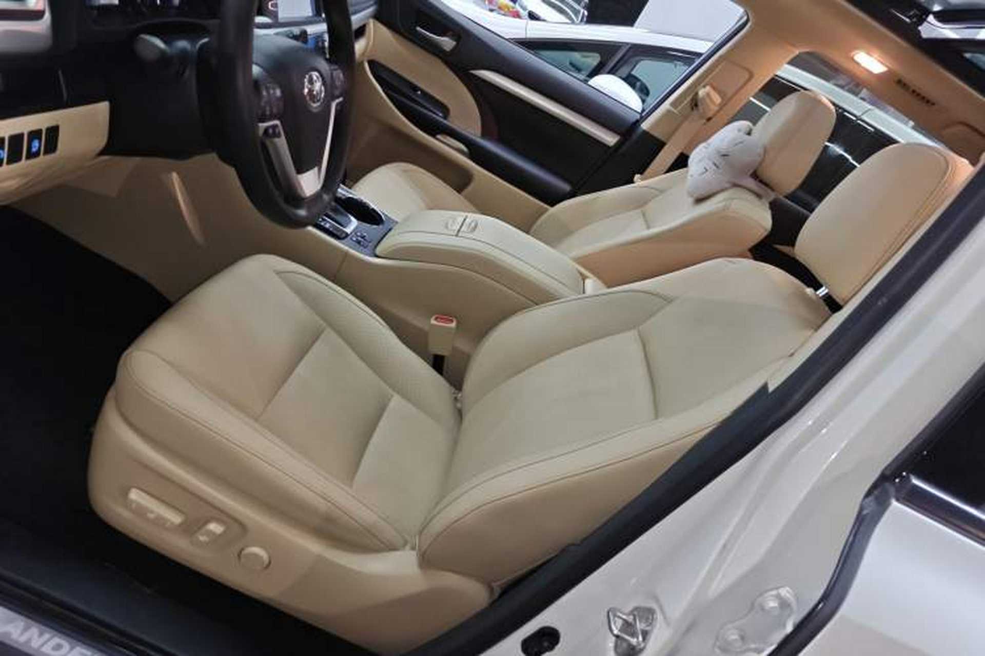 Used Toyota Highlander 2017 2.0T Four-Wheel Drive Luxury Edition 7 Seats Left Front Seat