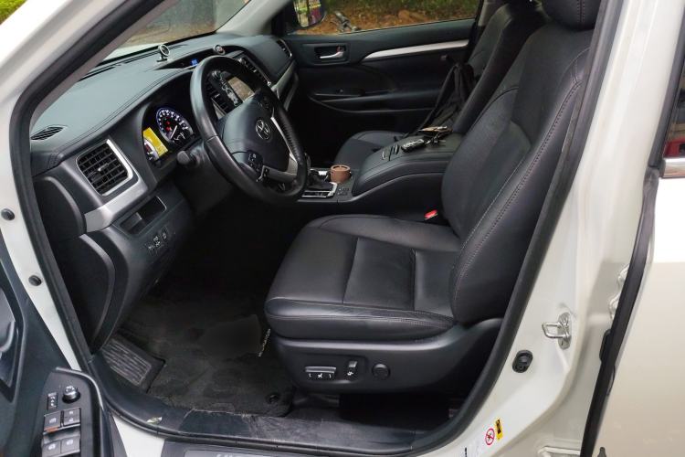 Used Toyota Highlander 2017 2.0T Four-Wheel Drive Luxury Edition 7 Seats Left Front Seat
