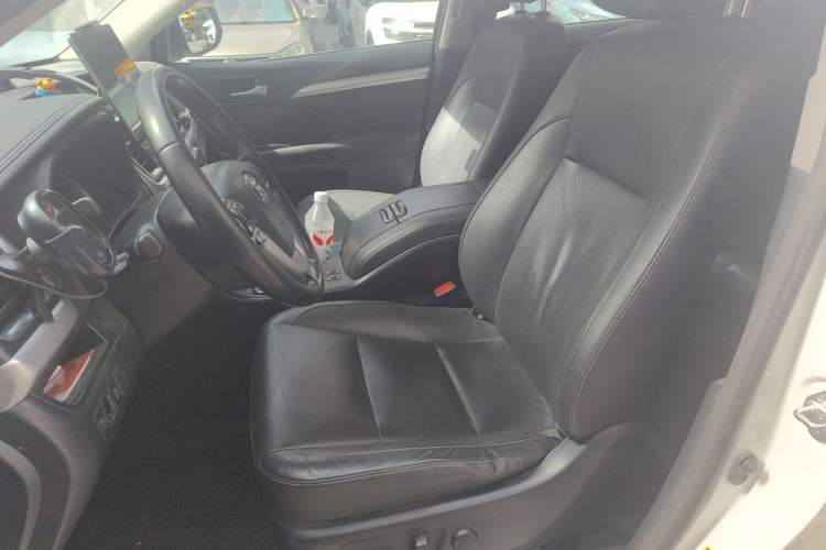 Used Toyota Highlander 2017 2.0T Four-Wheel Drive Luxury Edition 7 Seats Left Front Seat