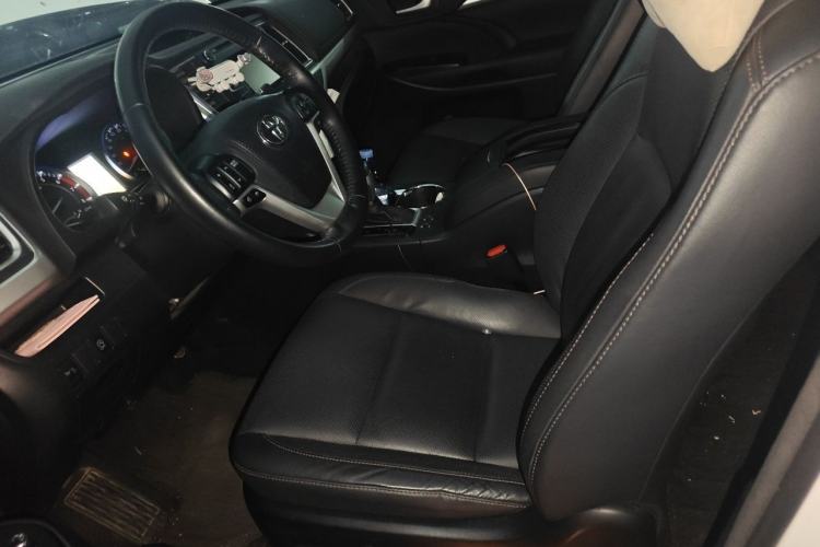Used Toyota Highlander 2017 2.0T Four-Wheel Drive Luxury Edition 7 Seats Left Front Seat