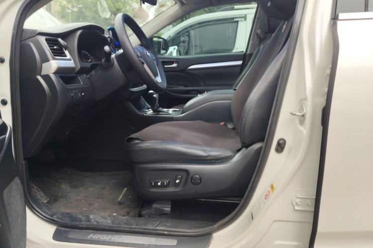 Used Toyota Highlander 2017 2.0T Four-Wheel Drive Luxury Edition 7 Seats Left Front Seat