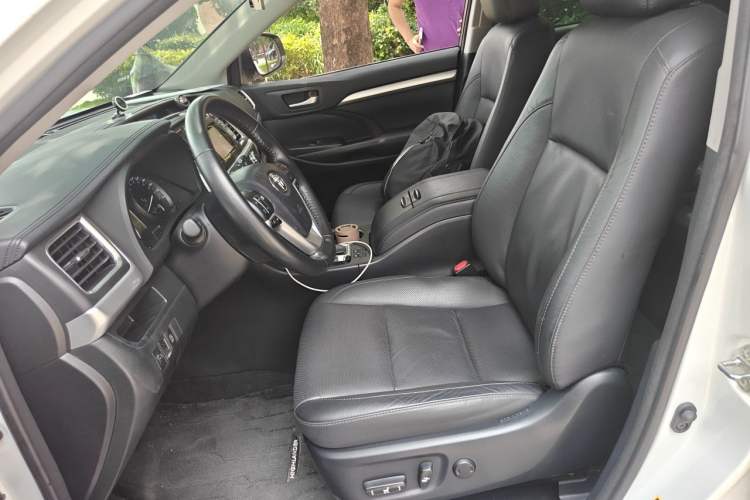 Used Toyota Highlander 2017 2.0T Four-Wheel Drive Luxury Edition 7 Seats Left Front Seat