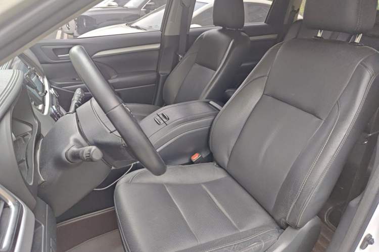 Used Toyota Highlander 2017 2.0T Four-Wheel Drive Luxury Edition 7 Seats Left Front Seat
