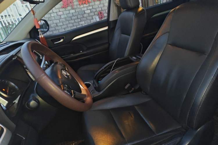 Used Toyota Highlander 2017 2.0T Four-Wheel Drive Luxury Edition 7 Seats Left Front Seat