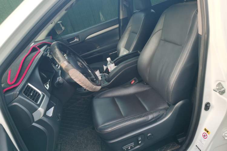 Used Toyota Highlander 2017 2.0T Four-Wheel Drive Luxury Edition 7 Seats Left Front Seat