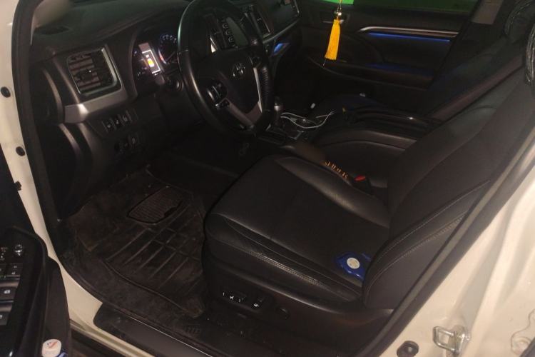 Used Toyota Highlander 2017 2.0T Four-Wheel Drive Ultimate Edition 7 Seats Left Front Seat