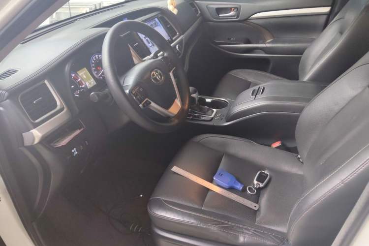 Used Toyota Highlander 2017 2.0T Four-Wheel Drive Luxury Edition 7 Seats Left Front Seat