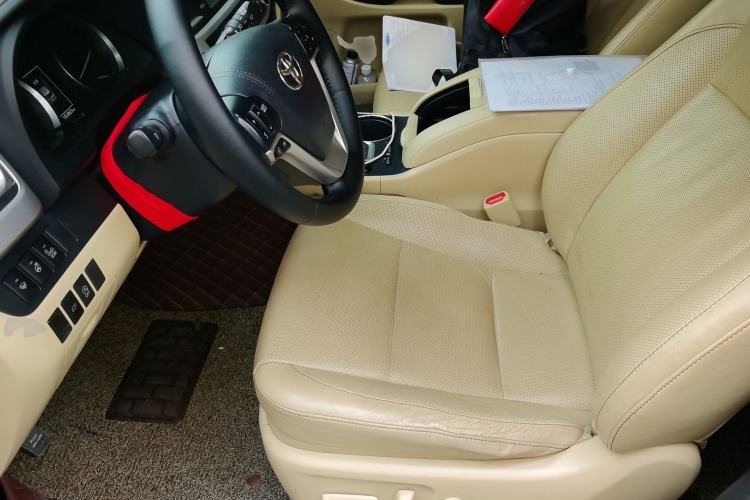 Used Toyota Highlander 2017 2.0T Four-Wheel Drive Ultimate Edition 7 Seats Left Front Seat