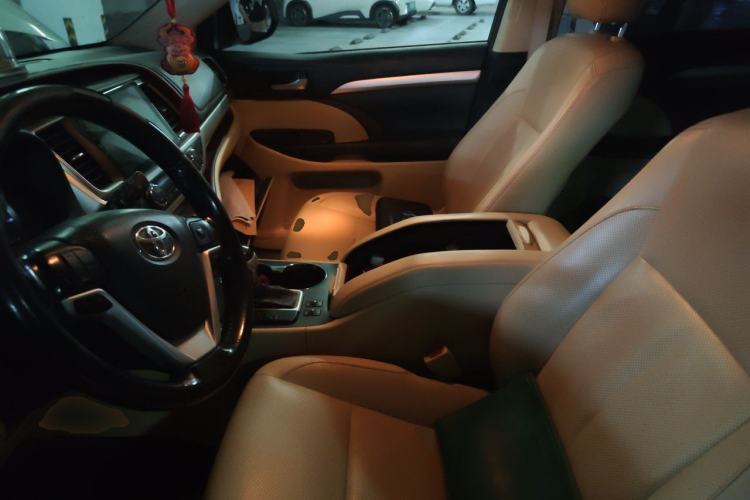 Used Toyota Highlander 2017 2.0T Four-Wheel Drive Luxury Edition 7 Seats Left Front Seat
