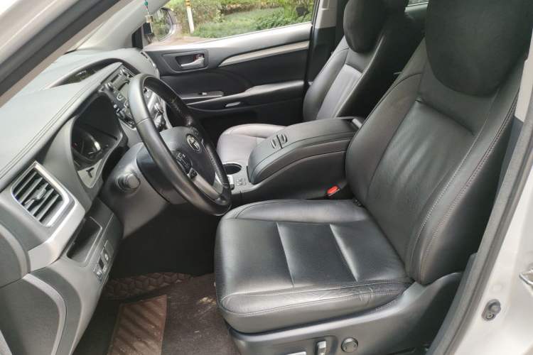 Used Toyota Highlander 2017 2.0T Four-Wheel Drive Luxury Edition 7 Seats Left Front Seat