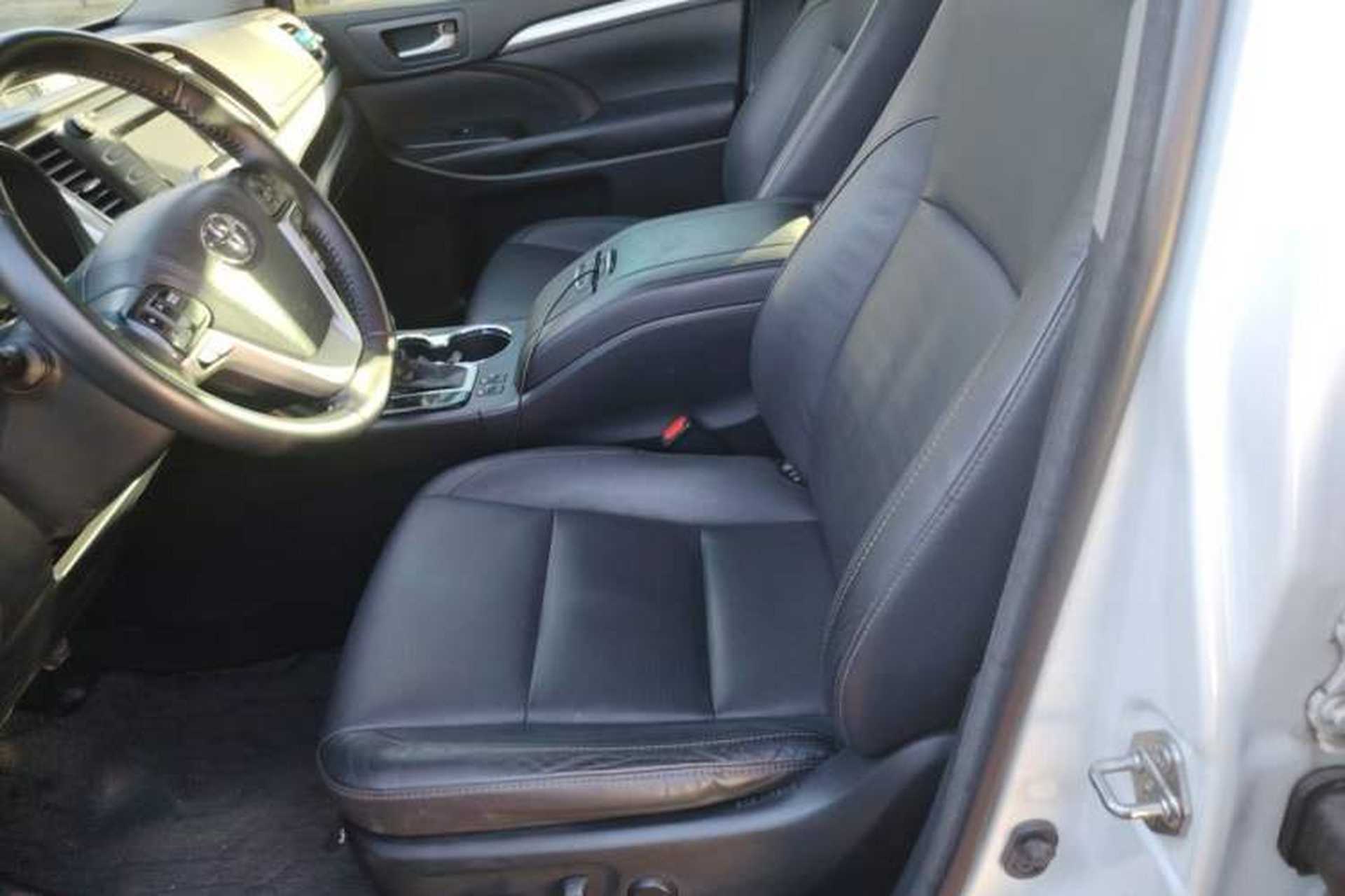 Used Toyota Highlander 2017 2.0T Four-Wheel Drive Luxury Edition 7 Seats Left Front Seat