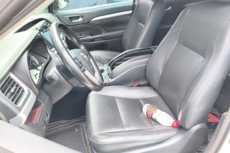 Used Toyota Highlander 2017 2.0T Four-Wheel Drive Luxury Edition 7 Seats Left Front Seat