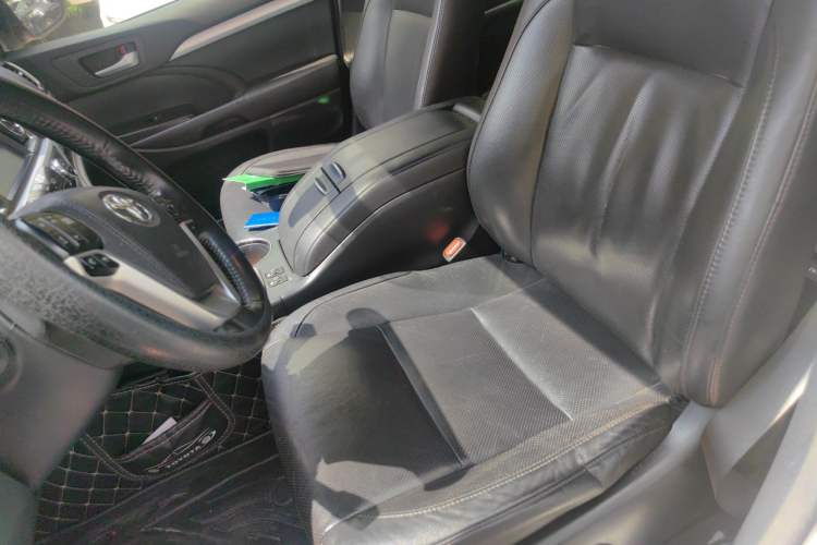 Used Toyota Highlander 2017 2.0T Four-Wheel Drive Luxury Navigation Version 7 Seats Left Front Seat
