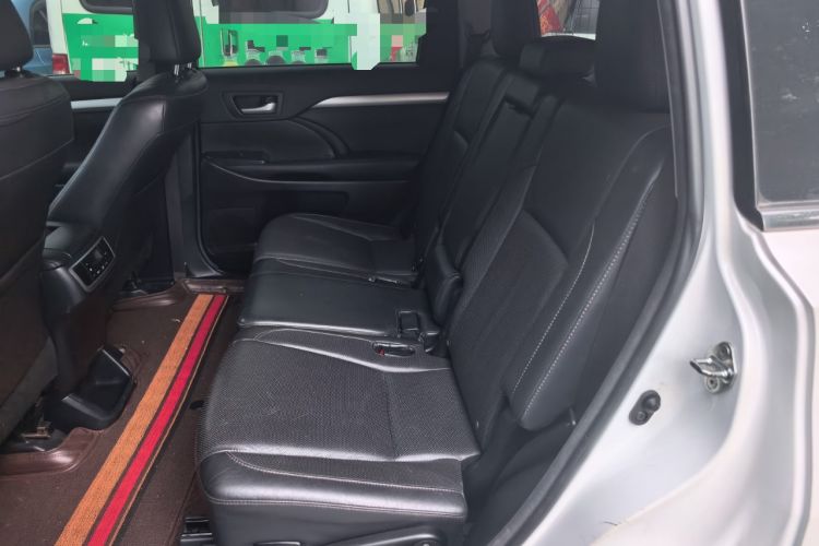 Used Toyota Highlander 2017 2.0T Two-Wheel Drive Luxury Edition 7 Seats Left Rear Seat