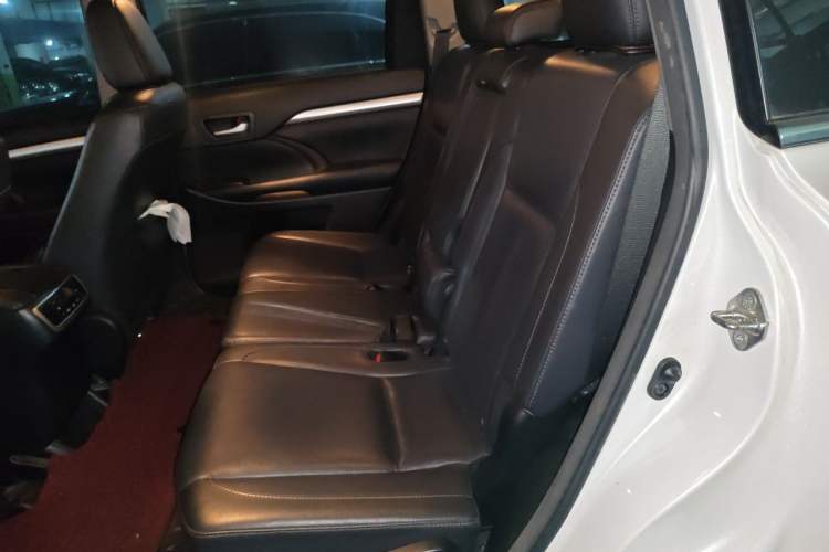 Used Toyota Highlander 2017 2.0T Four-Wheel Drive Luxury Edition 7 Seats Left Rear Seat