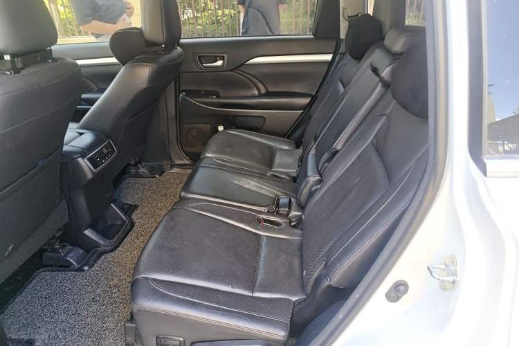 Used Toyota Highlander 2017 2.0T Four-Wheel Drive Luxury Edition 7 Seats Left Rear Seat