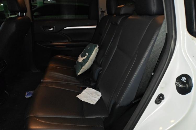Used Toyota Highlander 2017 2.0T Four-Wheel Drive Luxury Edition 7 Seats Left Rear Seat