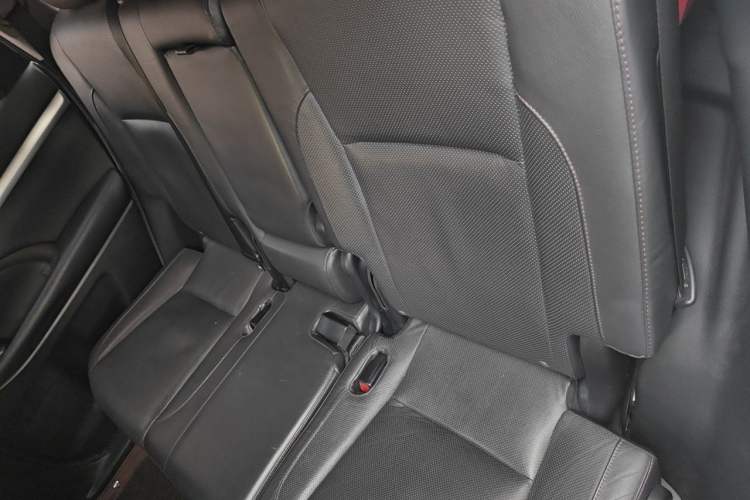 Used Toyota Highlander 2017 2.0T Four-Wheel Drive Luxury Edition 7 Seats Left Rear Seat