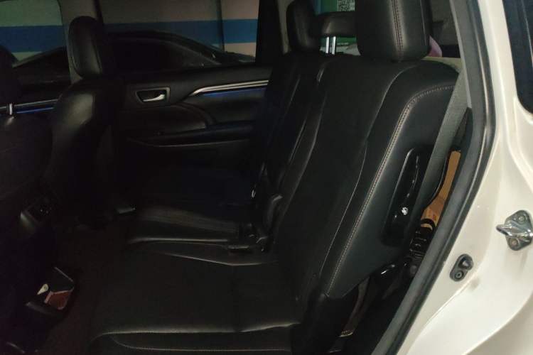 Used Toyota Highlander 2017 2.0T Four-Wheel Drive Ultimate Edition 7 Seats Left Rear Seat