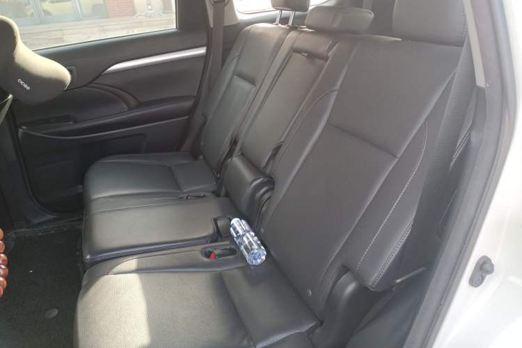 Used Toyota Highlander 2017 2.0T Four-Wheel Drive Luxury Edition 7 Seats Left Rear Seat