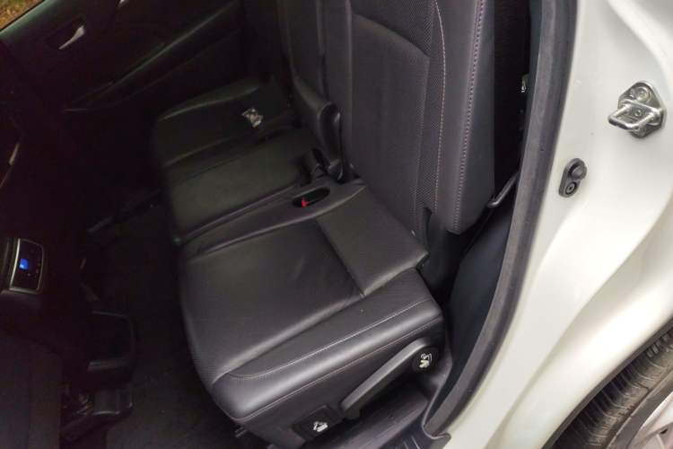 Used Toyota Highlander 2017 2.0T Four-Wheel Drive Luxury Edition 7 Seats Left Rear Seat