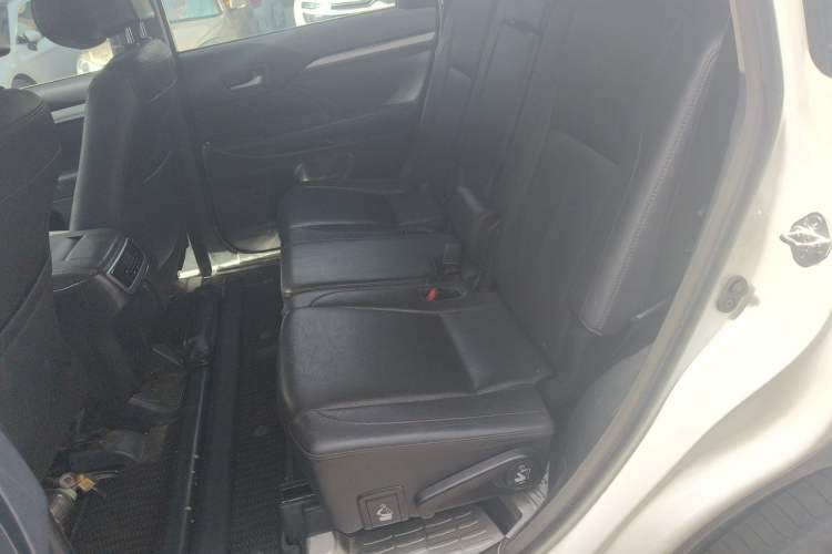 Used Toyota Highlander 2017 2.0T Four-Wheel Drive Luxury Edition 7 Seats Left Rear Seat