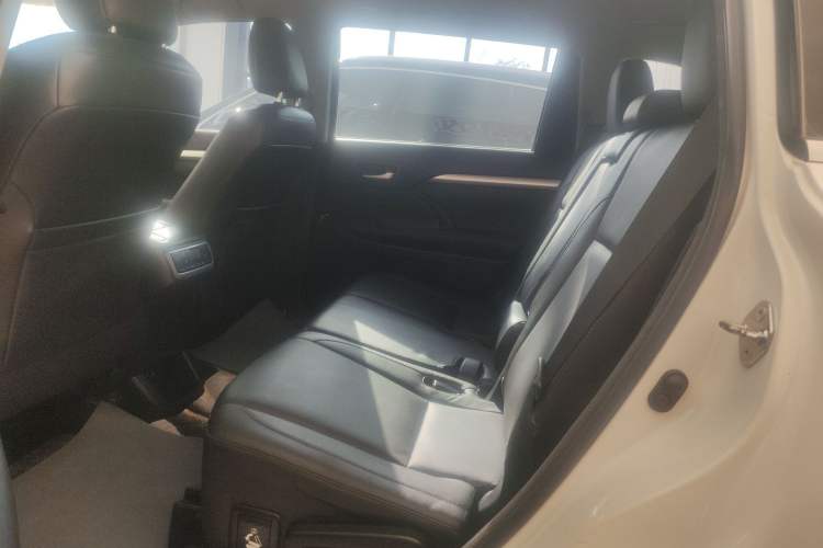 Used Toyota Highlander 2017 2.0T Four-Wheel Drive Luxury Edition 7 Seats Left Rear Seat