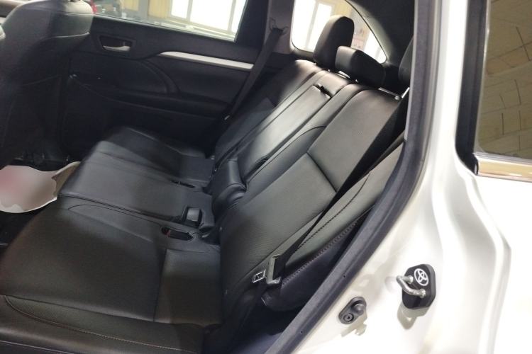 Used Toyota Highlander 2017 2.0T Four-Wheel Drive Luxury Edition 7 Seats Left Rear Seat