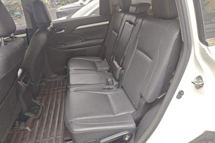 Used Toyota Highlander 2017 2.0T Four-Wheel Drive Luxury Edition 7 Seats Left Rear Seat