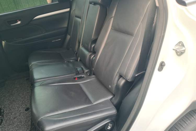 Used Toyota Highlander 2017 2.0T Four-Wheel Drive Luxury Edition 7 Seats Left Rear Seat