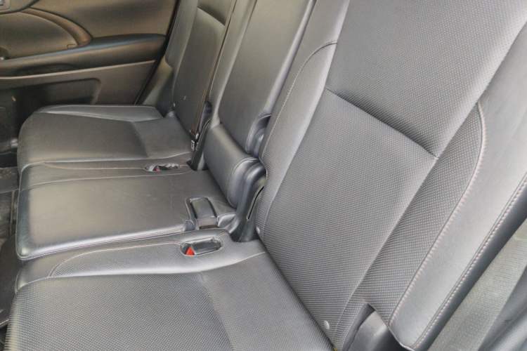 Used Toyota Highlander 2017 2.0T Four-Wheel Drive Luxury Edition 7 Seats Left Rear Seat