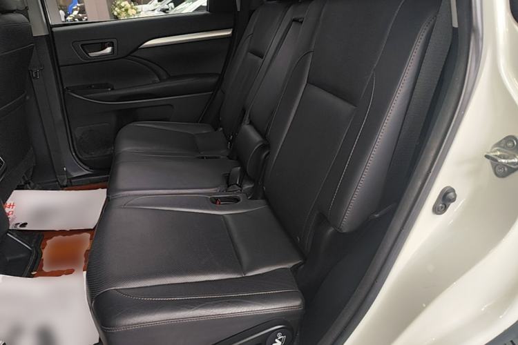Used Toyota Highlander 2017 2.0T Four-Wheel Drive Luxury Edition 7 Seats Left Rear Seat