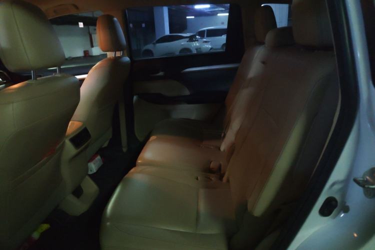 Used Toyota Highlander 2017 2.0T Four-Wheel Drive Luxury Edition 7 Seats Left Rear Seat