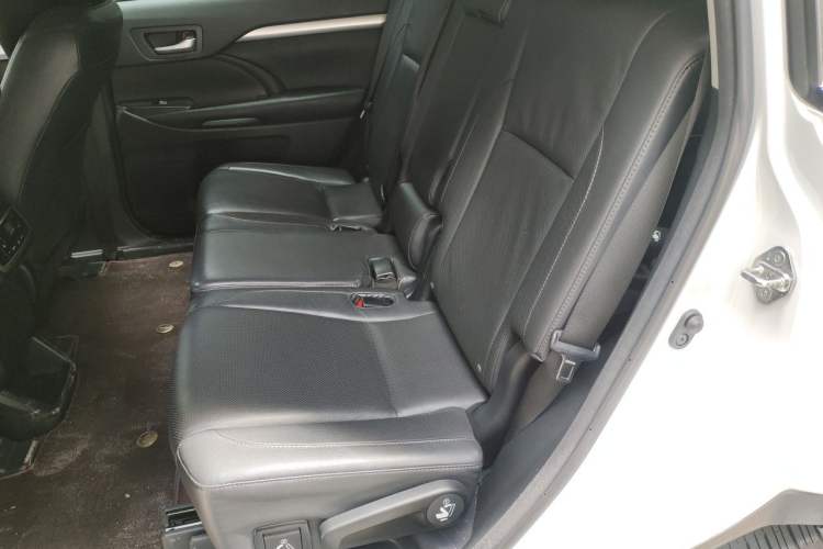 Used Toyota Highlander 2017 2.0T Four-Wheel Drive Luxury Edition 7 Seats Left Rear Seat