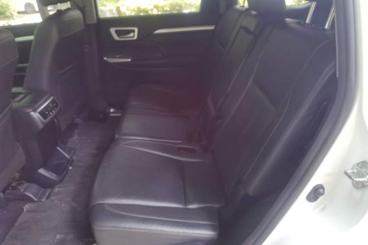 Used Toyota Highlander 2017 2.0T Two-Wheel Drive Luxury Edition 7 Seats Left Rear Seat