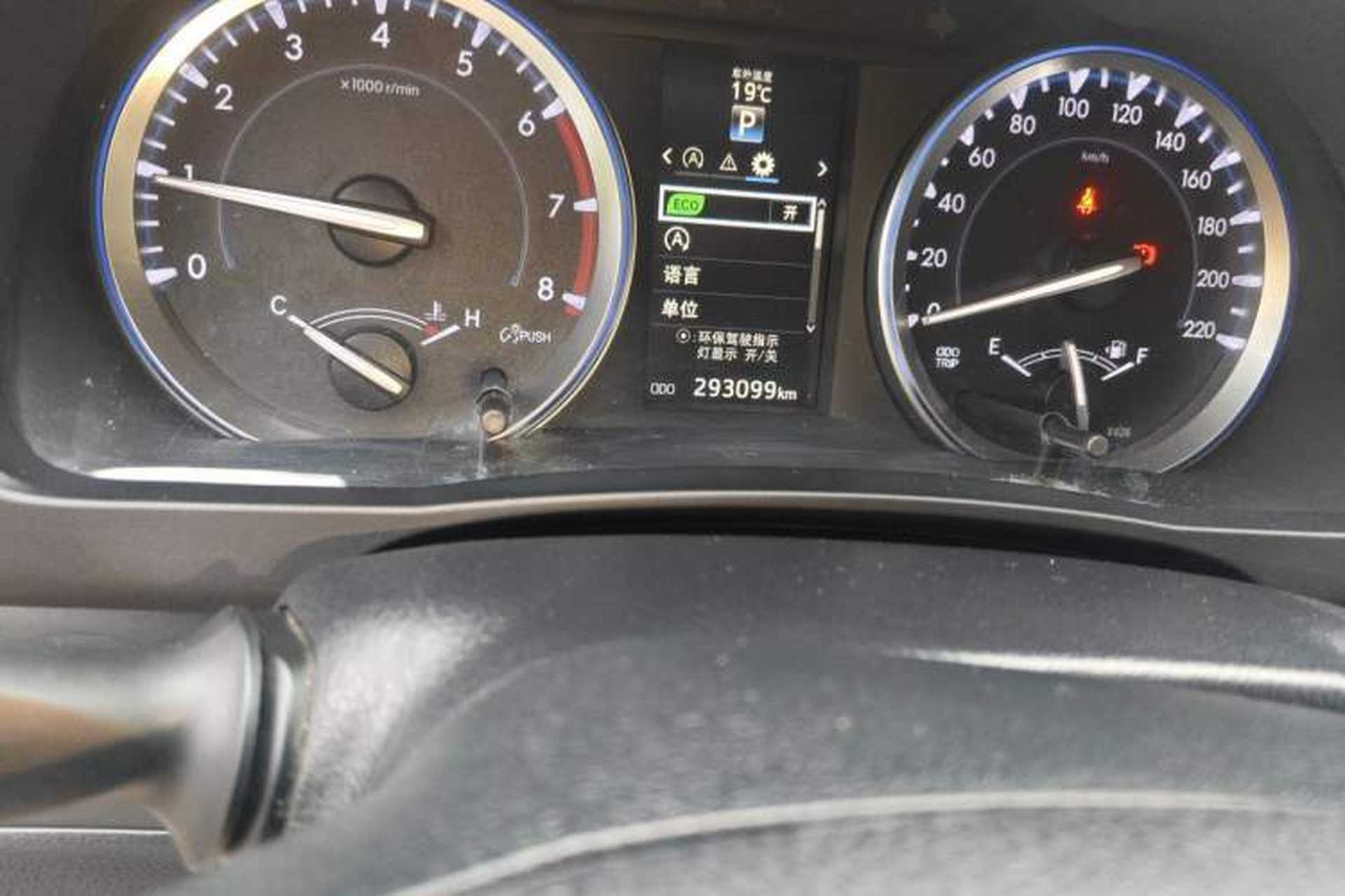Used Toyota Highlander 2017 2.0T Four-Wheel Drive Ultimate Edition 7 Seats Odometer Close Up