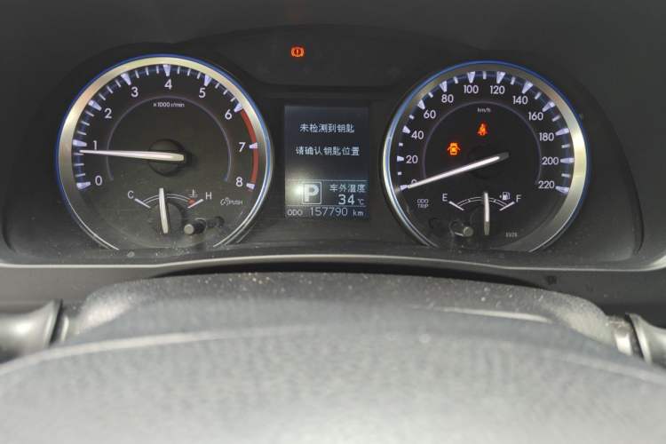 Used Toyota Highlander 2017 2.0T Four-Wheel Drive Luxury Edition 7 Seats Odometer Close Up