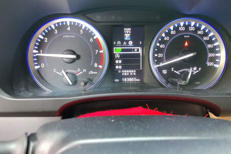 Used Toyota Highlander 2017 2.0T Four-Wheel Drive Ultimate Edition 7 Seats Odometer Close Up