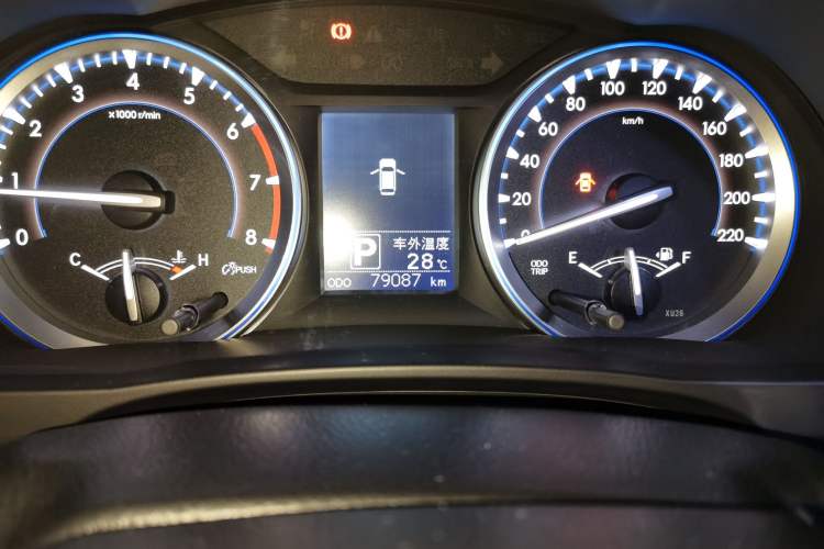 Used Toyota Highlander 2017 2.0T Four-Wheel Drive Luxury Edition 7 Seats Odometer Close Up
