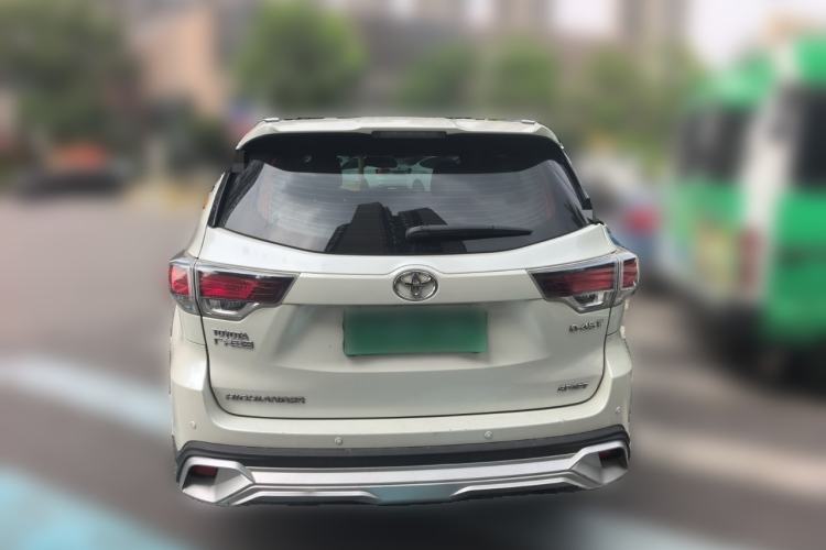 Used Toyota Highlander 2017 2.0T Two-Wheel Drive Luxury Edition 7 Seats Rear