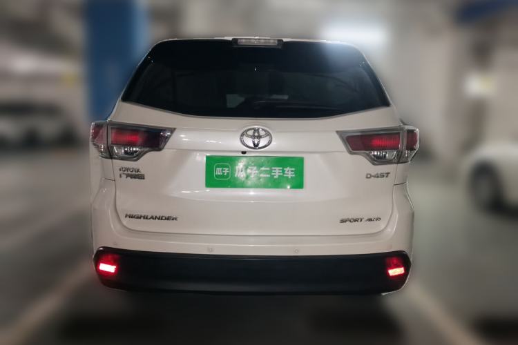 Used Toyota Highlander 2017 2.0T Four-Wheel Drive Luxury Edition 7 Seats Rear