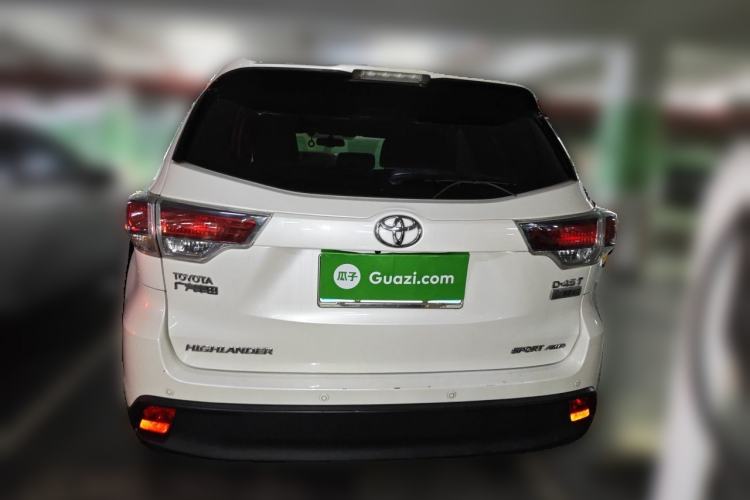 Used Toyota Highlander 2017 2.0T Four-Wheel Drive Luxury Edition 7 Seats Rear