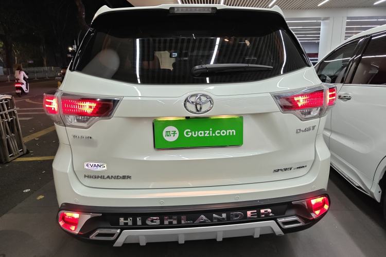 Used Toyota Highlander 2017 2.0T Four-Wheel Drive Luxury Edition 7 Seats Rear
