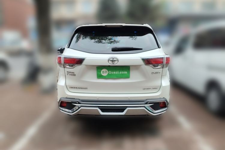 Used Toyota Highlander 2017 2.0T Four-Wheel Drive Luxury Edition 7 Seats Rear