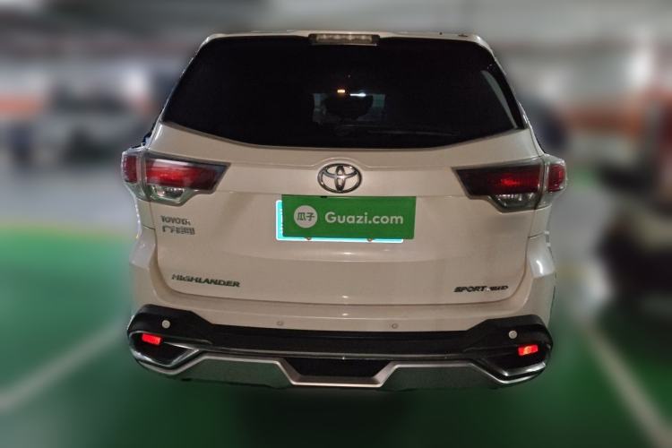 Used Toyota Highlander 2017 2.0T Four-Wheel Drive Luxury Edition 7 Seats Rear