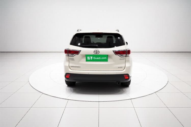 Used Toyota Highlander 2017 2.0T Two-Wheel Drive Luxury Edition 7 Seats Rear