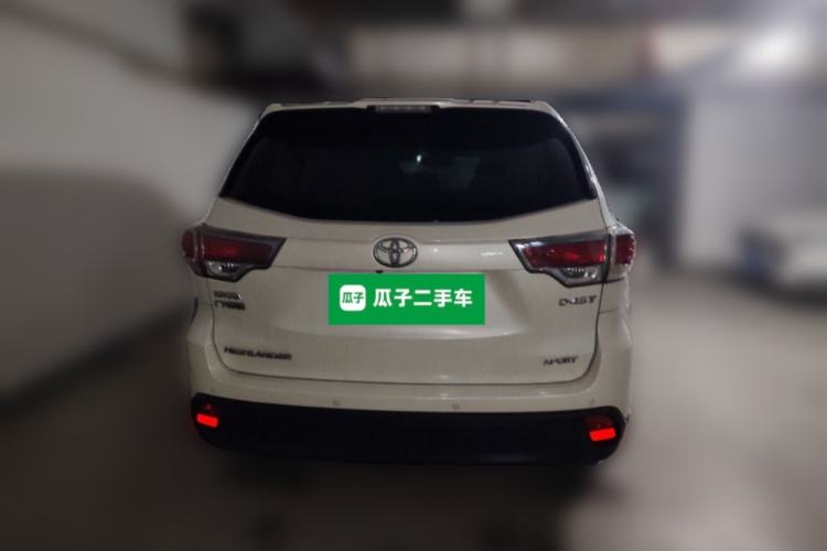 Used Toyota Highlander 2017 2.0T Two-Wheel Drive Luxury Edition 7 Seats Rear